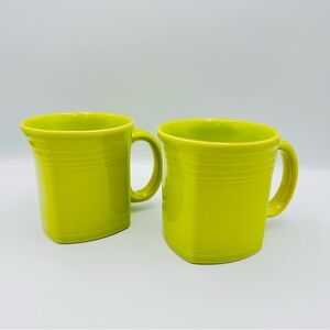 SET OF 2 Fiestaware Square Bottom Coffee Mugs HLC USA Chartreuse Preowned